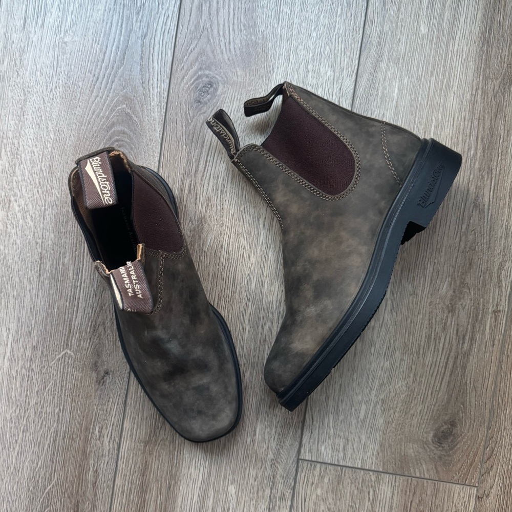 Brand new blundstone rustic brown chelsea boots - Picture 4 of 5